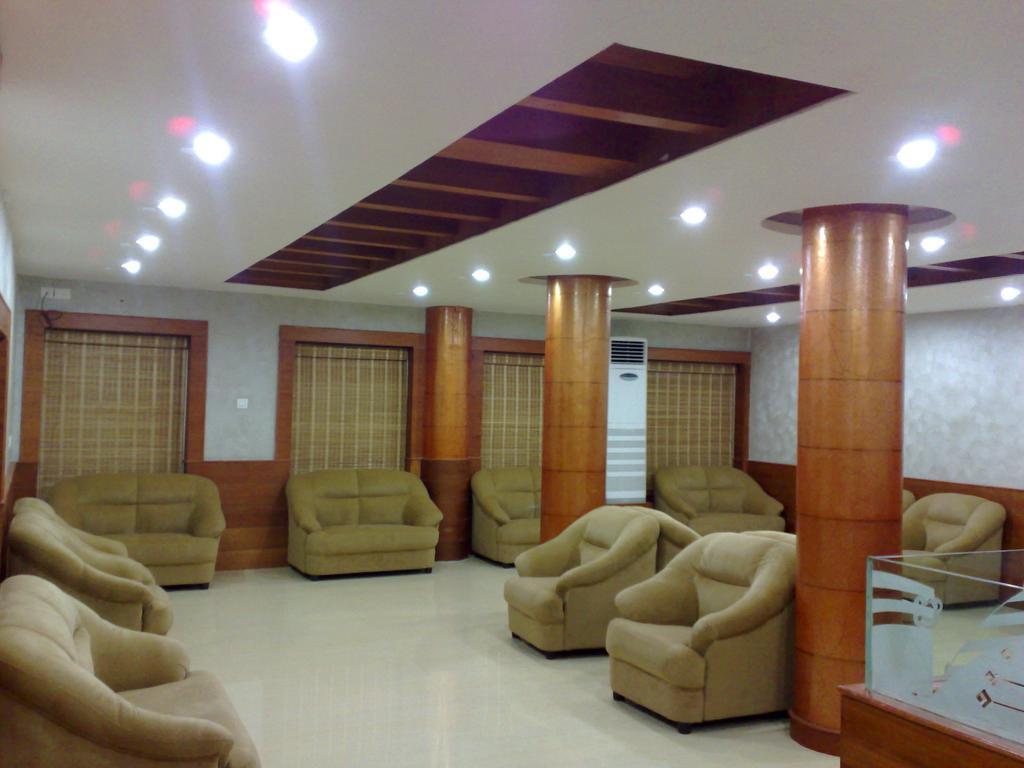 Kpm Regency Hotel Palakkad Room photo