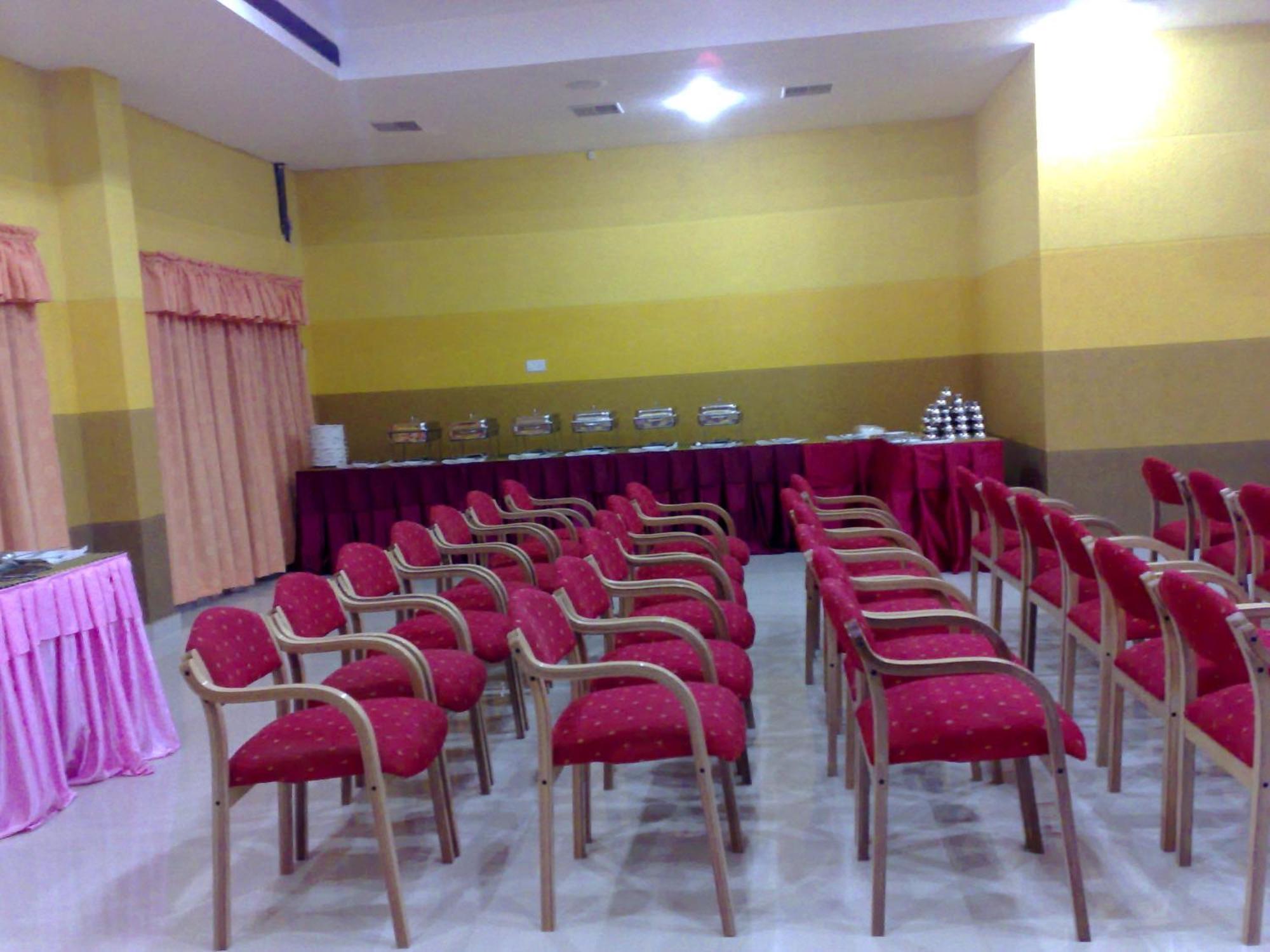 Kpm Regency Hotel Palakkad Room photo